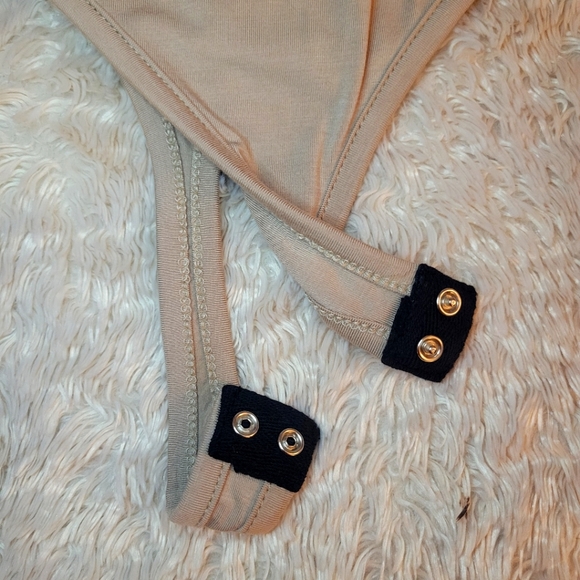 Mendocino (Black Bead) Sleeveless Deep V-Neck Bodysuit, Size Medium - Worn once! - Picture 4 of 5